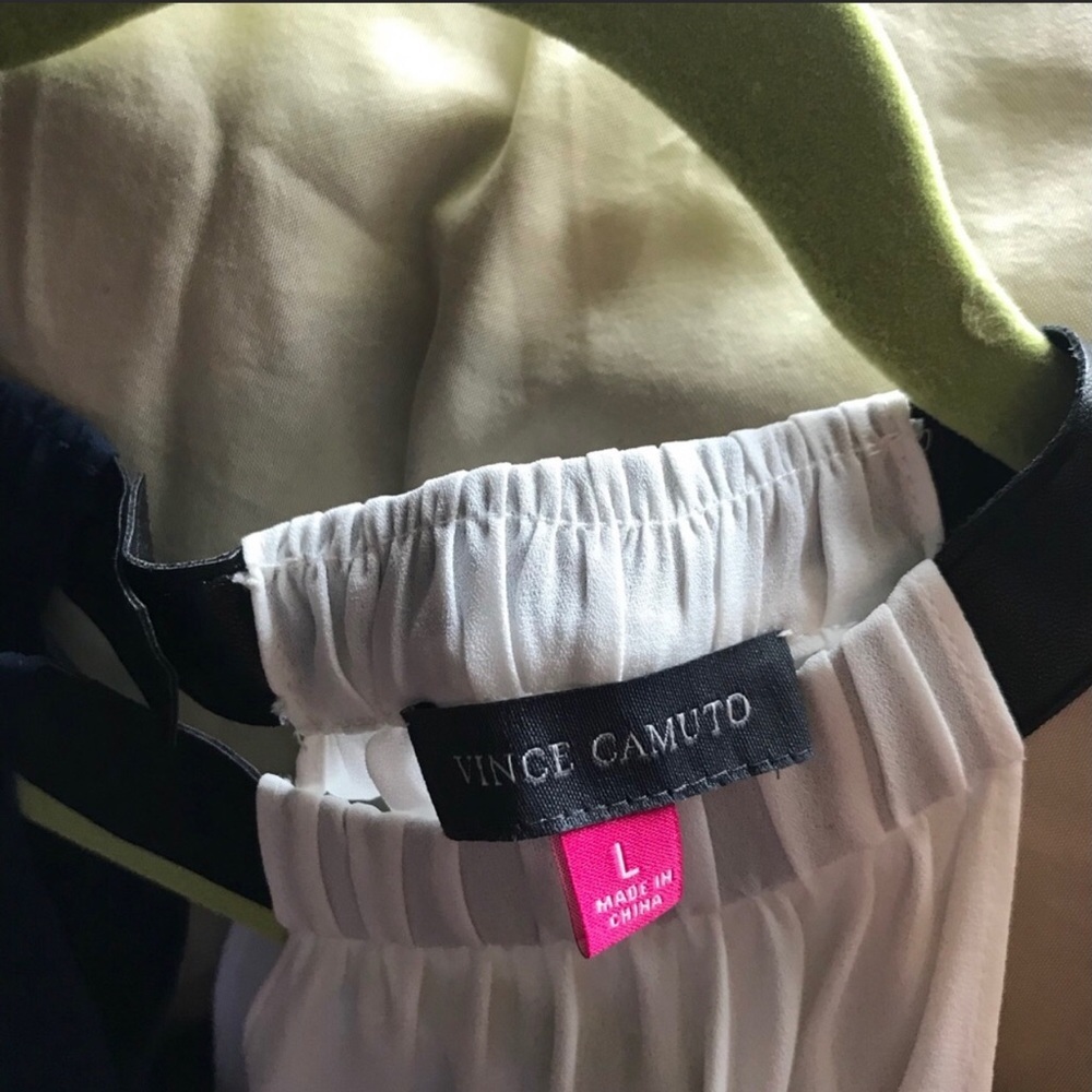 Vince Camuto Color Block Top Nwt Navy /White - image 2